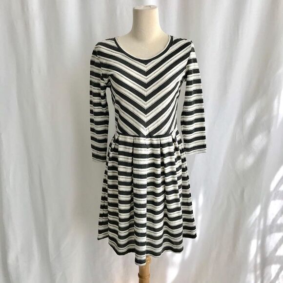 Anthropologie Puella New Chevron skater Dress XS - Picture 2 of 12